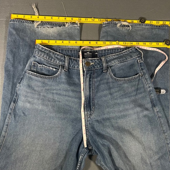 Hollister Ultra High Rise Baggy Jeans Women's Size 10 Reg‎ Distressed Frayed Hem - Picture 4 of 5